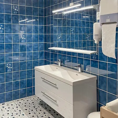 Apartment 5 Bedroom Beautiful In