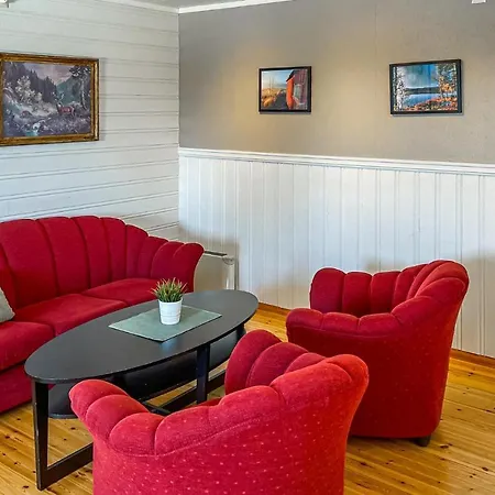 5 Bedroom Beautiful In Apartamento